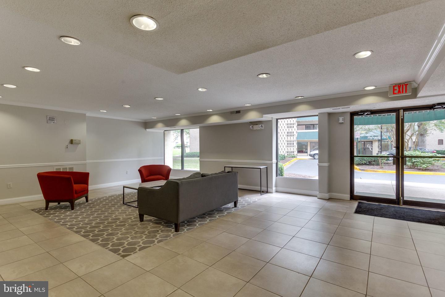 6141 LEESBURG PIKE #202, FALLS CHURCH, Virginia 22041, 1 Bedroom Bedrooms, ,1 BathroomBathrooms,Residential,For sale,6141 LEESBURG PIKE #202,VAFX2264360 MLS # VAFX2264360