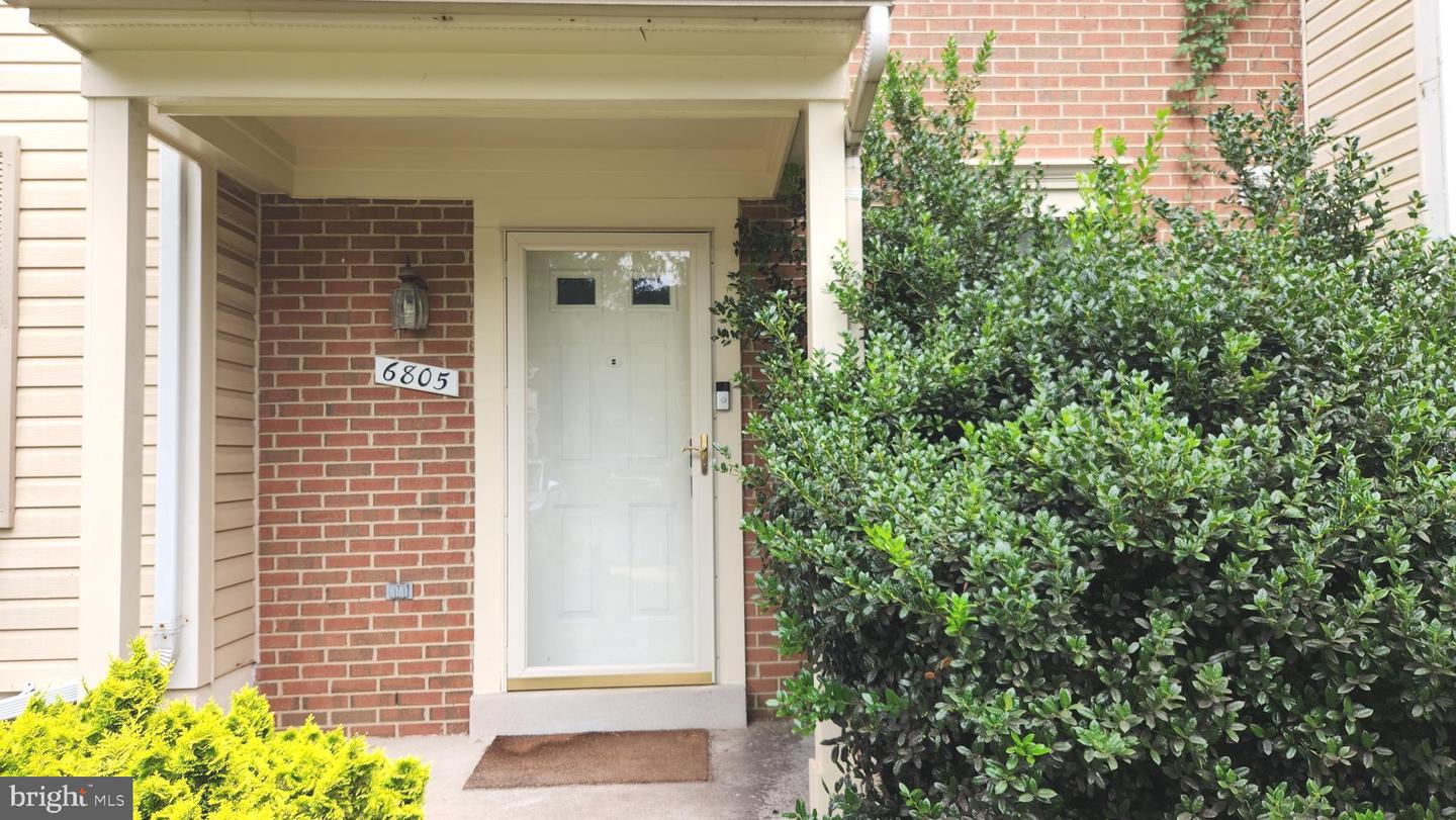 6805 CHASEWOOD CIR, CENTREVILLE, Virginia 20121, 3 Bedrooms Bedrooms, ,3 BathroomsBathrooms,Residential,For sale,6805 CHASEWOOD CIR,VAFX2264380 MLS # VAFX2264380