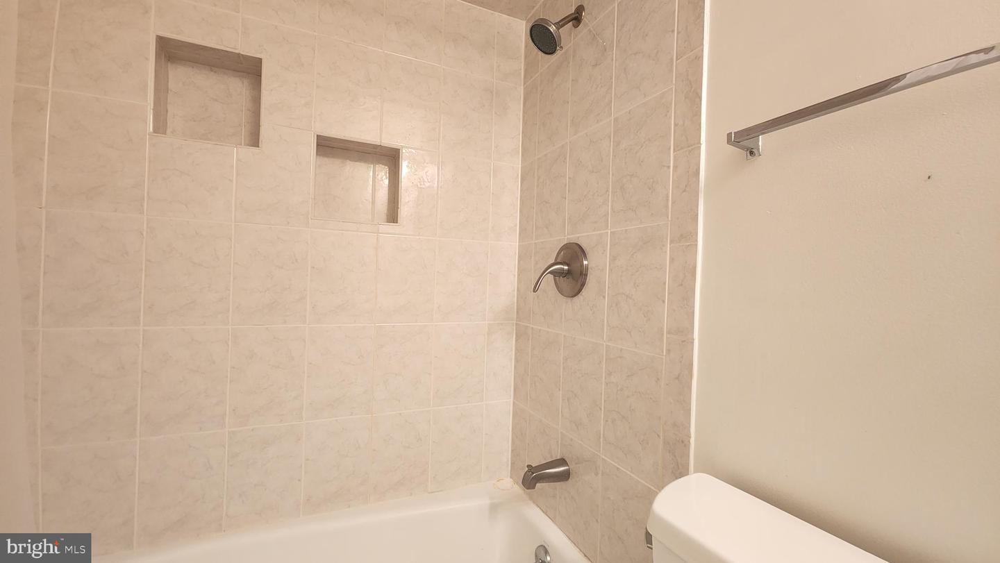 6805 CHASEWOOD CIR, CENTREVILLE, Virginia 20121, 3 Bedrooms Bedrooms, ,3 BathroomsBathrooms,Residential,For sale,6805 CHASEWOOD CIR,VAFX2264380 MLS # VAFX2264380