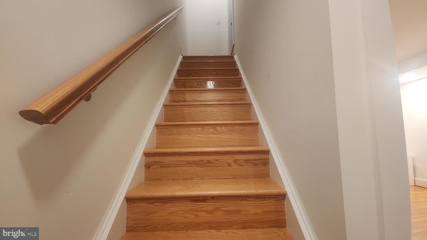 6805 CHASEWOOD CIR, CENTREVILLE, Virginia 20121, 3 Bedrooms Bedrooms, ,3 BathroomsBathrooms,Residential,For sale,6805 CHASEWOOD CIR,VAFX2264380 MLS # VAFX2264380