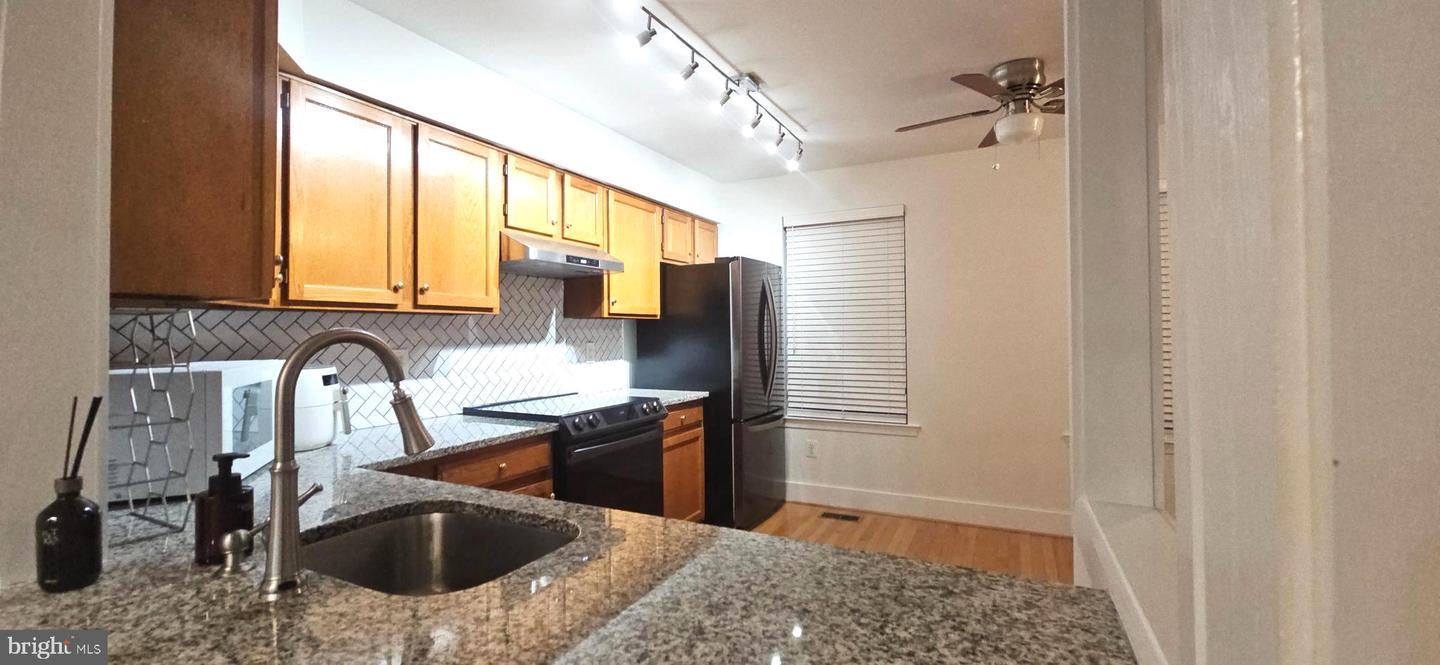 6805 CHASEWOOD CIR, CENTREVILLE, Virginia 20121, 3 Bedrooms Bedrooms, ,3 BathroomsBathrooms,Residential,For sale,6805 CHASEWOOD CIR,VAFX2264380 MLS # VAFX2264380