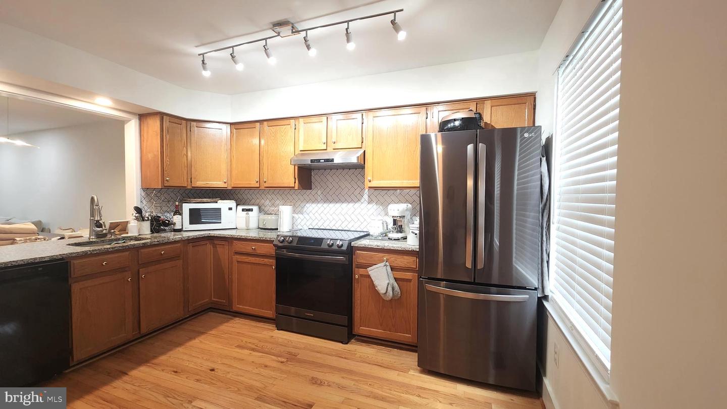 6805 CHASEWOOD CIR, CENTREVILLE, Virginia 20121, 3 Bedrooms Bedrooms, ,3 BathroomsBathrooms,Residential,For sale,6805 CHASEWOOD CIR,VAFX2264380 MLS # VAFX2264380