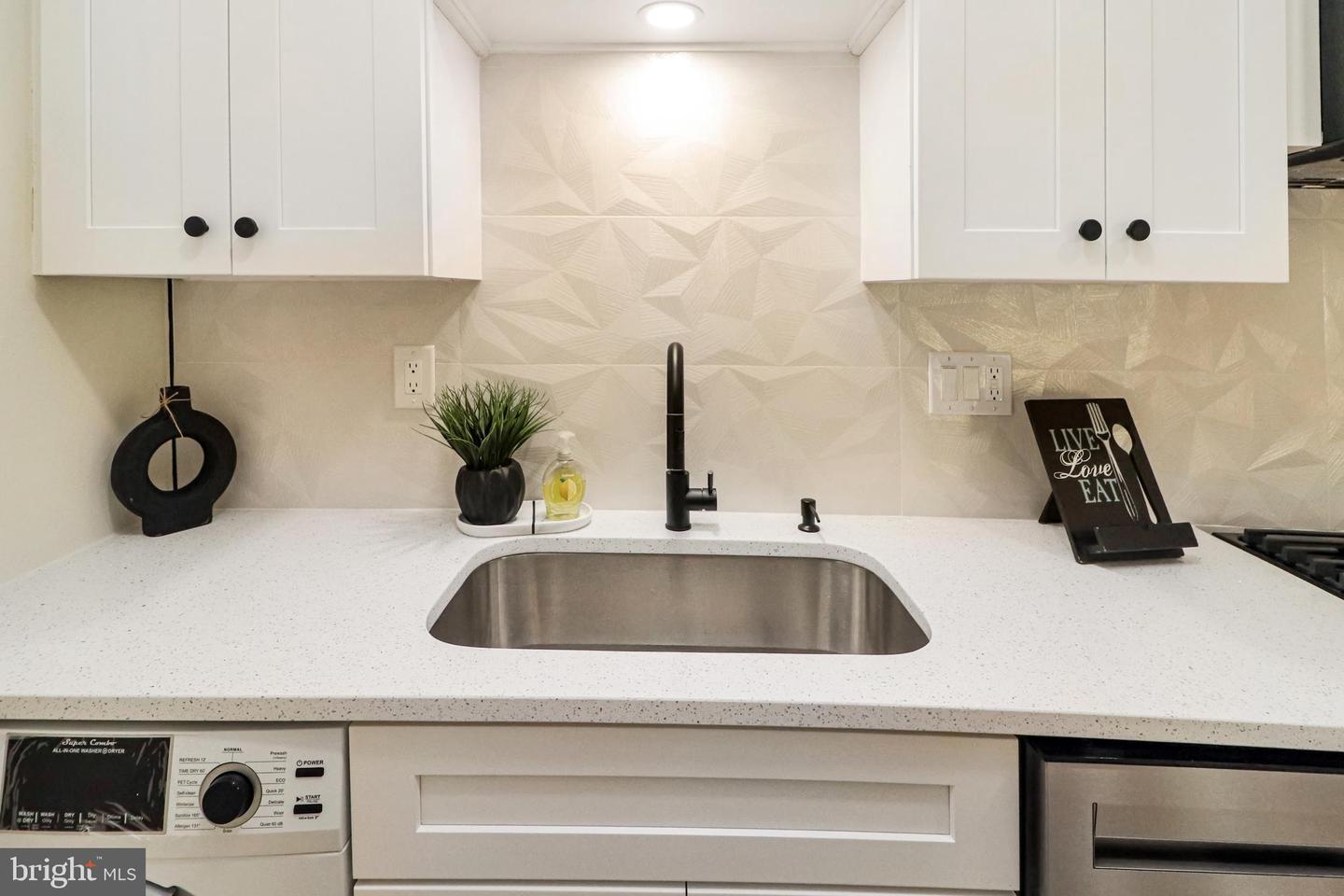 7980 AUDUBON AVE #203, ALEXANDRIA, Virginia 22306, 2 Bedrooms Bedrooms, ,2 BathroomsBathrooms,Residential,For sale,7980 AUDUBON AVE #203,VAFX2264286 MLS # VAFX2264286