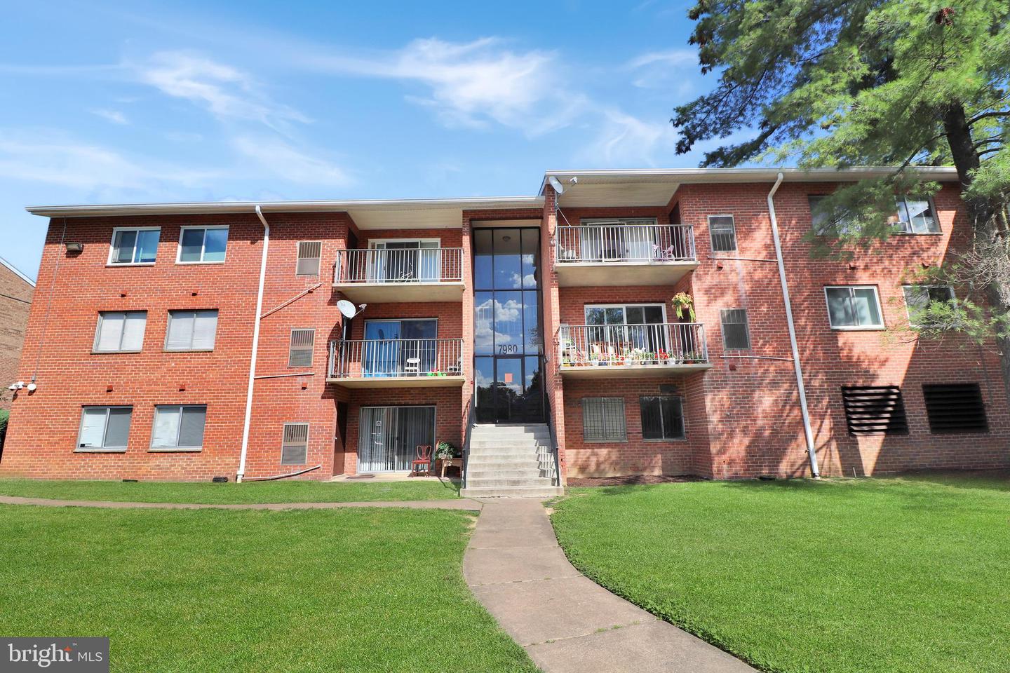 7980 AUDUBON AVE #203, ALEXANDRIA, Virginia 22306, 2 Bedrooms Bedrooms, ,2 BathroomsBathrooms,Residential,For sale,7980 AUDUBON AVE #203,VAFX2264286 MLS # VAFX2264286