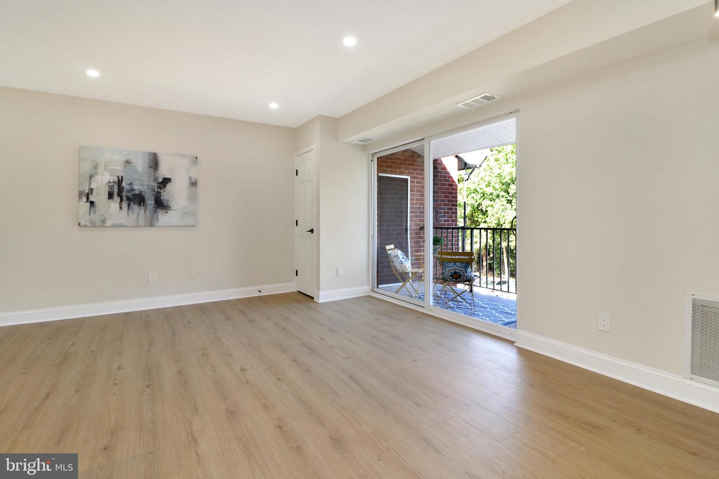 7980 AUDUBON AVE #203, ALEXANDRIA, Virginia 22306, 2 Bedrooms Bedrooms, ,2 BathroomsBathrooms,Residential,For sale,7980 AUDUBON AVE #203,VAFX2264286 MLS # VAFX2264286