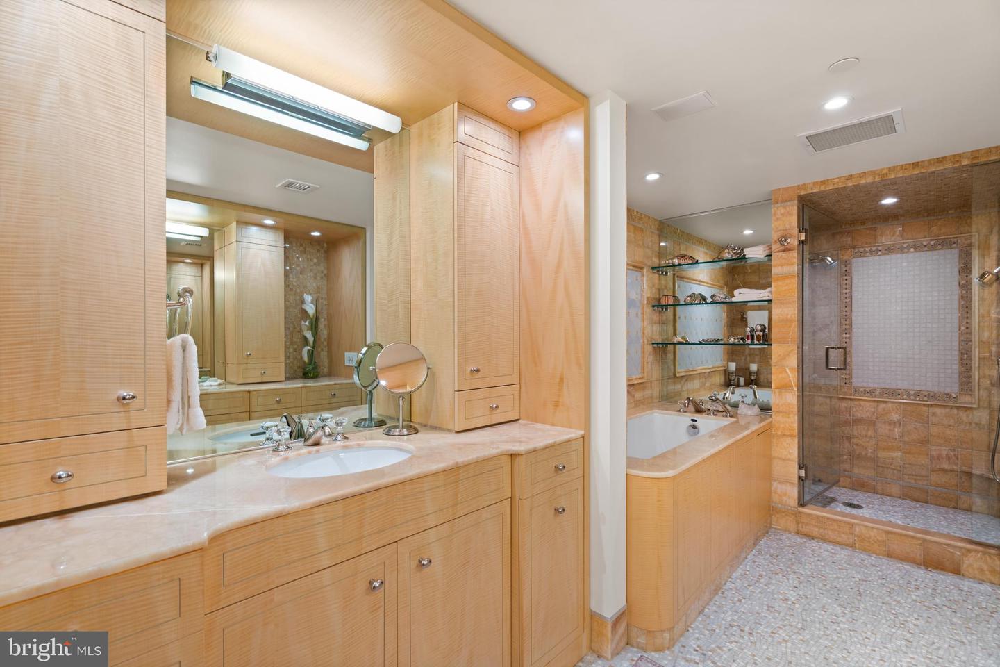 801 PENNSYLVANIA AVE NW #1218, WASHINGTON, District Of Columbia 20003, 2 Bedrooms Bedrooms, ,2 BathroomsBathrooms,Residential,For sale,801 PENNSYLVANIA AVE NW #1218,DCDC2217592 MLS # DCDC2217592