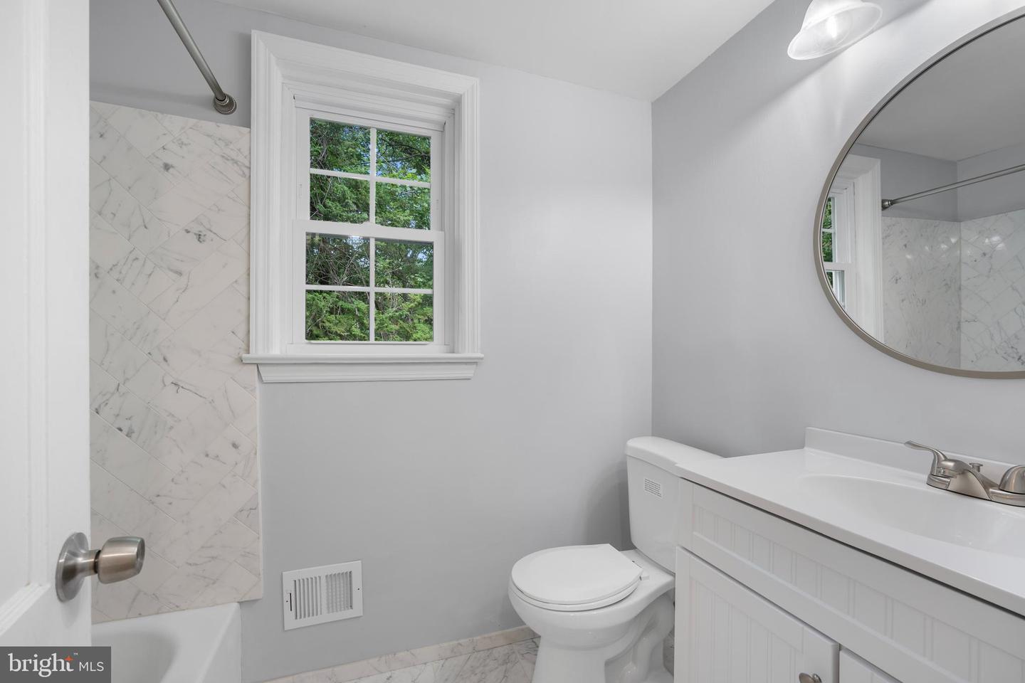 6474 OAKWOOD DR, FALLS CHURCH, Virginia 22041, 5 Bedrooms Bedrooms, ,3 BathroomsBathrooms,Residential,For sale,6474 OAKWOOD DR,VAFX2264362 MLS # VAFX2264362