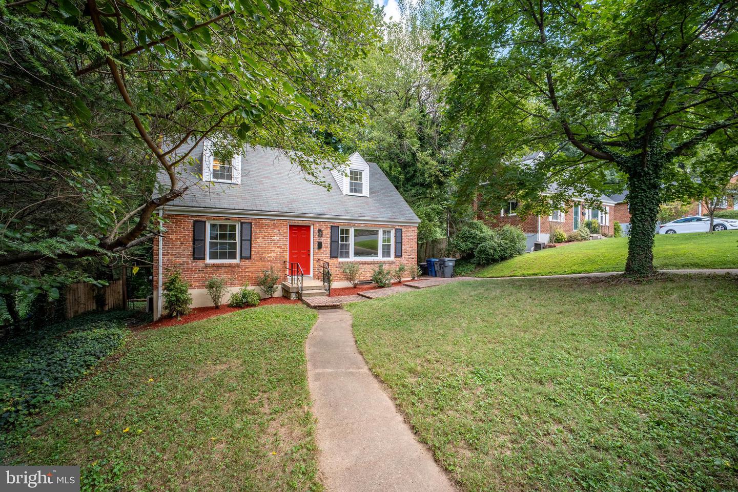 6474 OAKWOOD DR, FALLS CHURCH, Virginia 22041, 5 Bedrooms Bedrooms, ,3 BathroomsBathrooms,Residential,For sale,6474 OAKWOOD DR,VAFX2264362 MLS # VAFX2264362