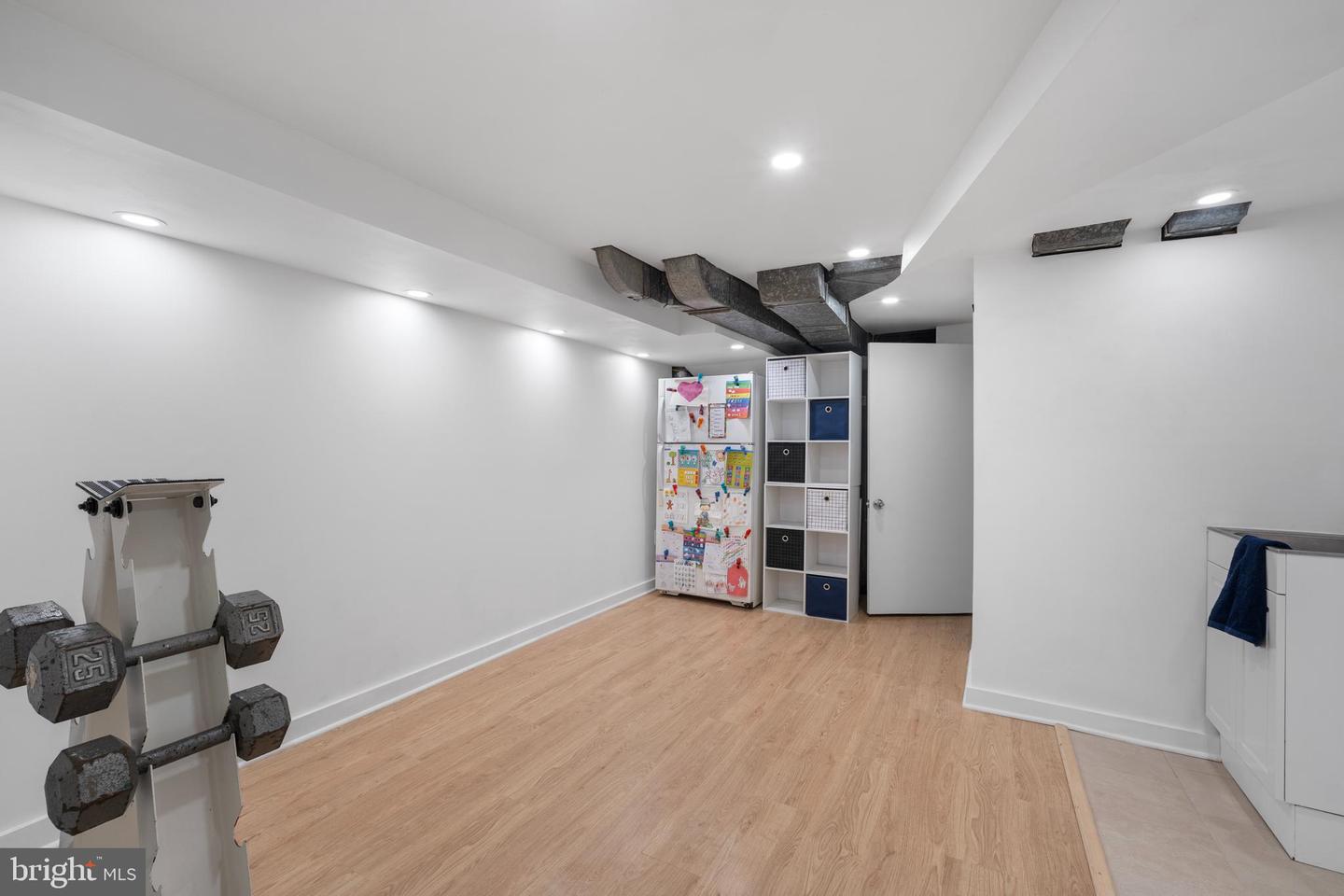 6474 OAKWOOD DR, FALLS CHURCH, Virginia 22041, 5 Bedrooms Bedrooms, ,3 BathroomsBathrooms,Residential,For sale,6474 OAKWOOD DR,VAFX2264362 MLS # VAFX2264362