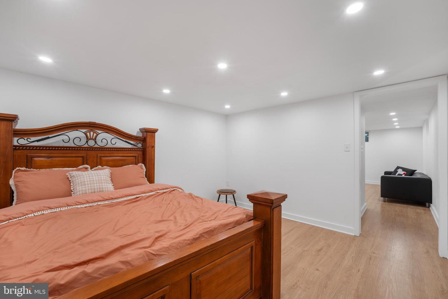 6474 OAKWOOD DR, FALLS CHURCH, Virginia 22041, 5 Bedrooms Bedrooms, ,3 BathroomsBathrooms,Residential,For sale,6474 OAKWOOD DR,VAFX2264362 MLS # VAFX2264362