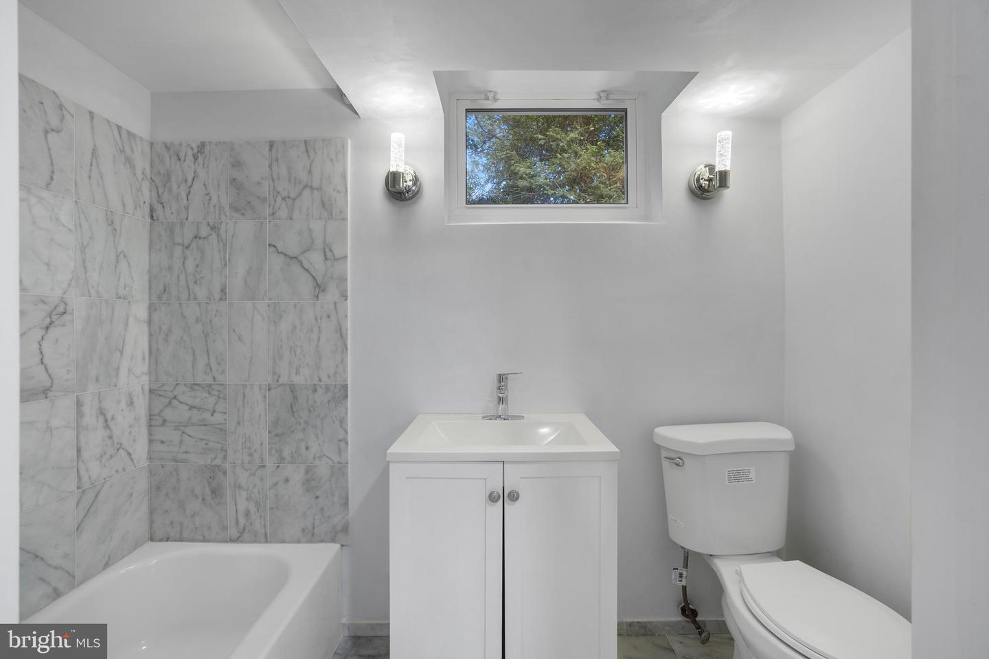 6474 OAKWOOD DR, FALLS CHURCH, Virginia 22041, 5 Bedrooms Bedrooms, ,3 BathroomsBathrooms,Residential,For sale,6474 OAKWOOD DR,VAFX2264362 MLS # VAFX2264362