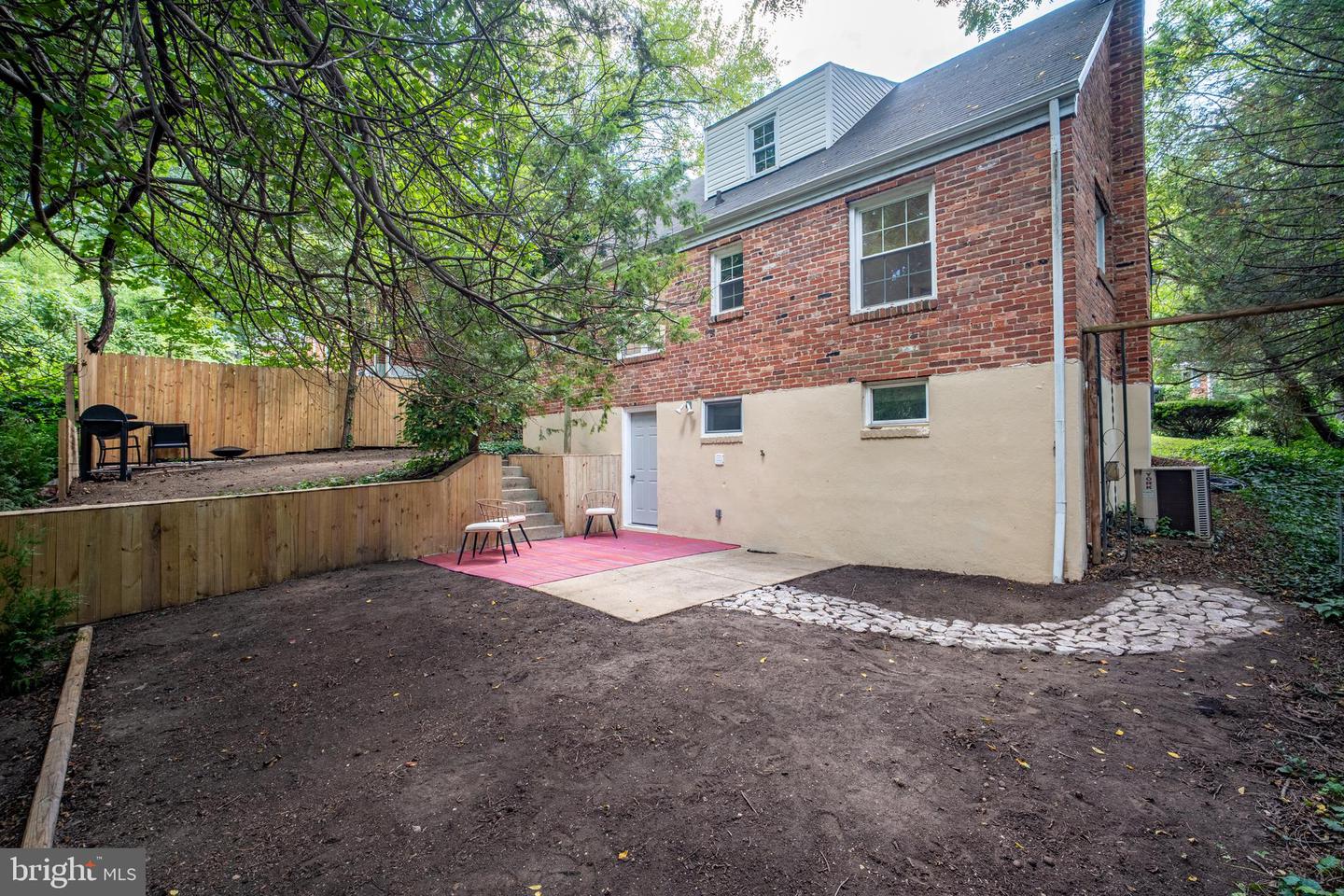 6474 OAKWOOD DR, FALLS CHURCH, Virginia 22041, 5 Bedrooms Bedrooms, ,3 BathroomsBathrooms,Residential,For sale,6474 OAKWOOD DR,VAFX2264362 MLS # VAFX2264362