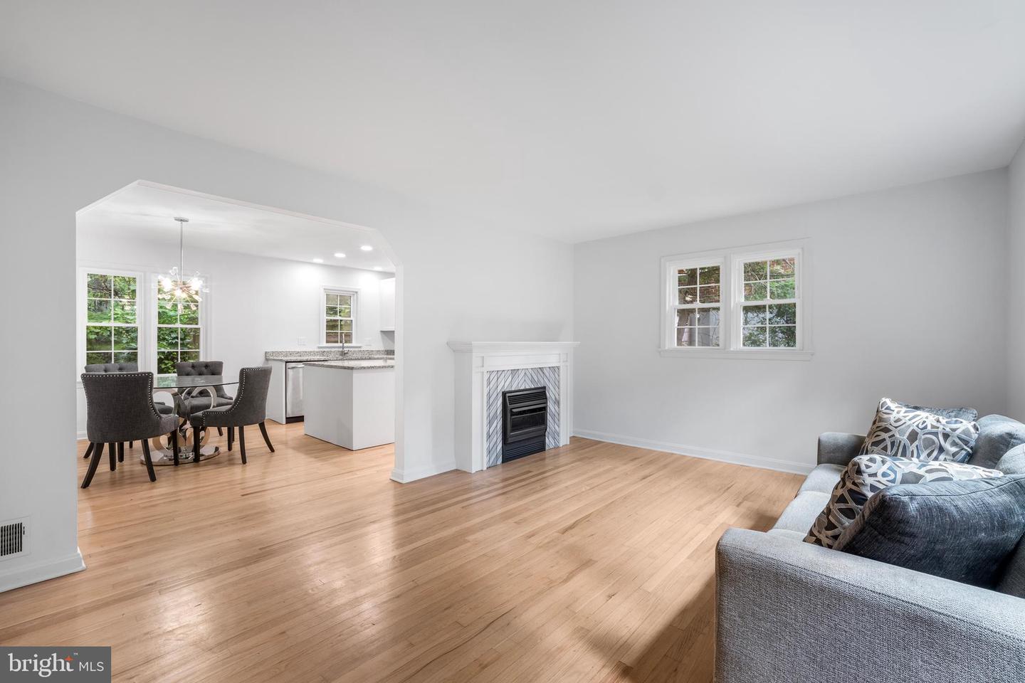 6474 OAKWOOD DR, FALLS CHURCH, Virginia 22041, 5 Bedrooms Bedrooms, ,3 BathroomsBathrooms,Residential,For sale,6474 OAKWOOD DR,VAFX2264362 MLS # VAFX2264362