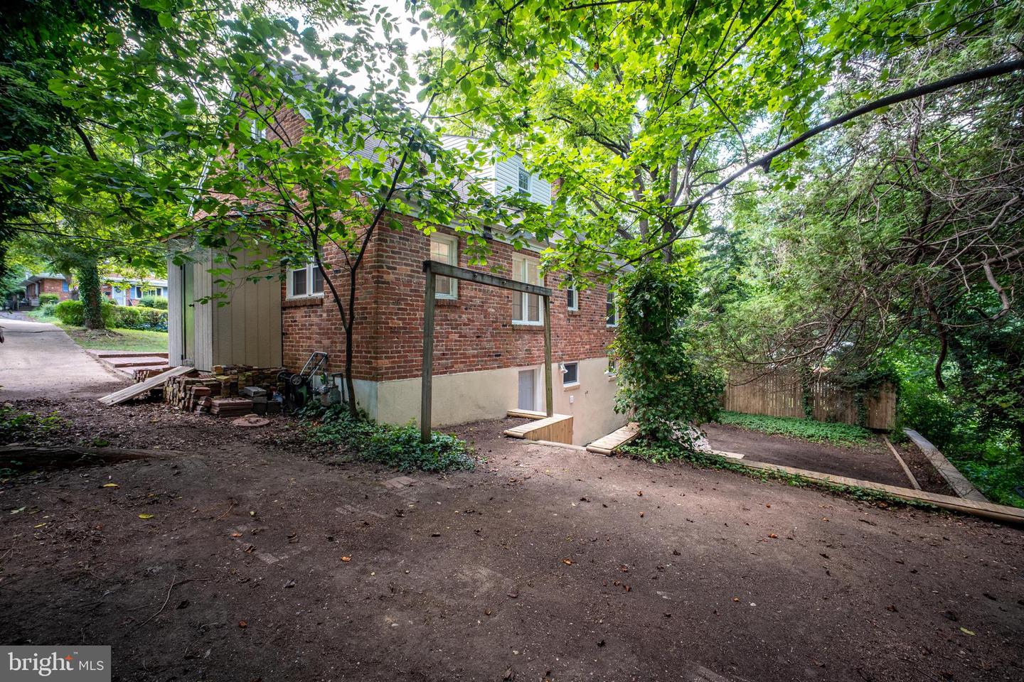 6474 OAKWOOD DR, FALLS CHURCH, Virginia 22041, 5 Bedrooms Bedrooms, ,3 BathroomsBathrooms,Residential,For sale,6474 OAKWOOD DR,VAFX2264362 MLS # VAFX2264362