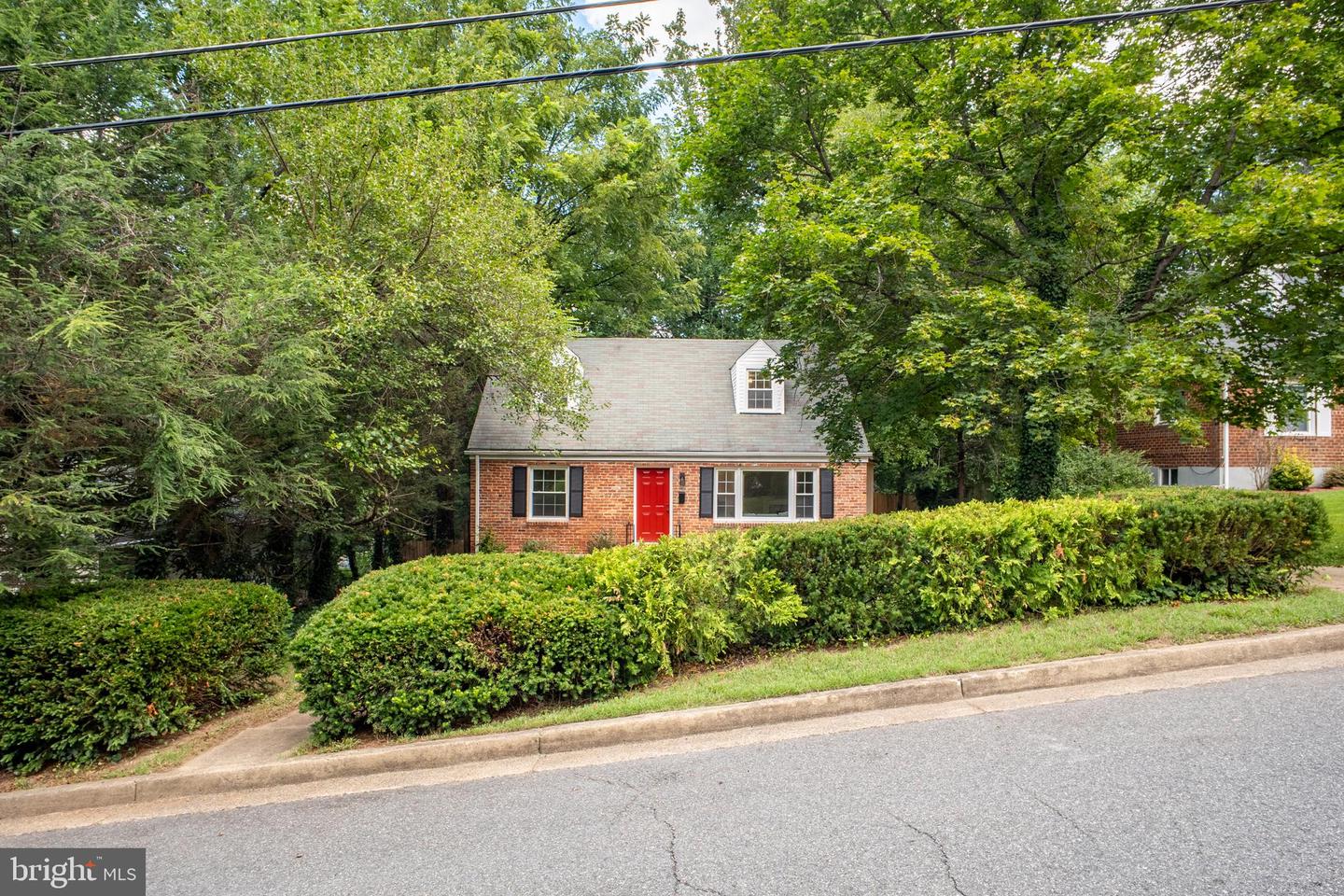 6474 OAKWOOD DR, FALLS CHURCH, Virginia 22041, 5 Bedrooms Bedrooms, ,3 BathroomsBathrooms,Residential,For sale,6474 OAKWOOD DR,VAFX2264362 MLS # VAFX2264362