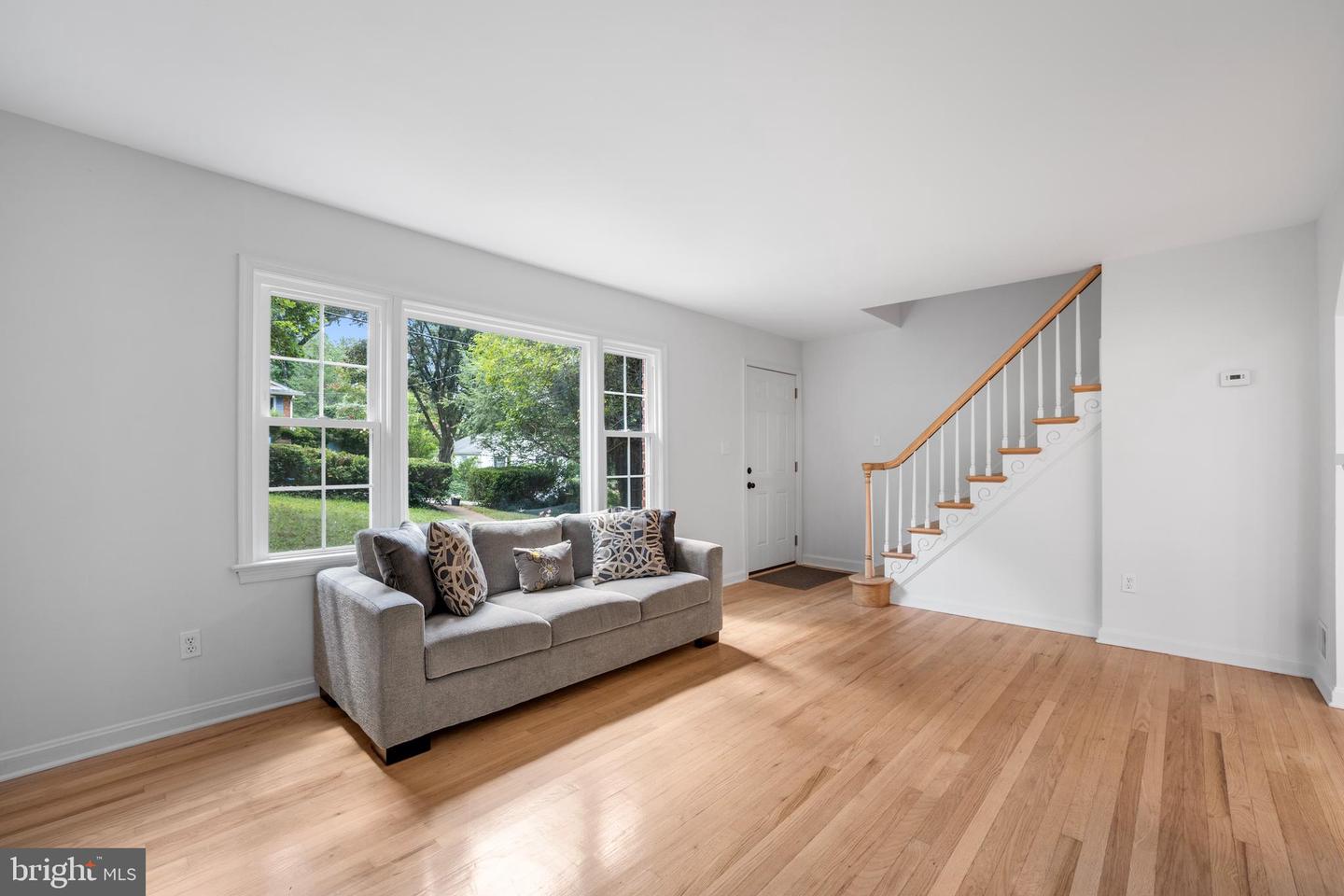 6474 OAKWOOD DR, FALLS CHURCH, Virginia 22041, 5 Bedrooms Bedrooms, ,3 BathroomsBathrooms,Residential,For sale,6474 OAKWOOD DR,VAFX2264362 MLS # VAFX2264362