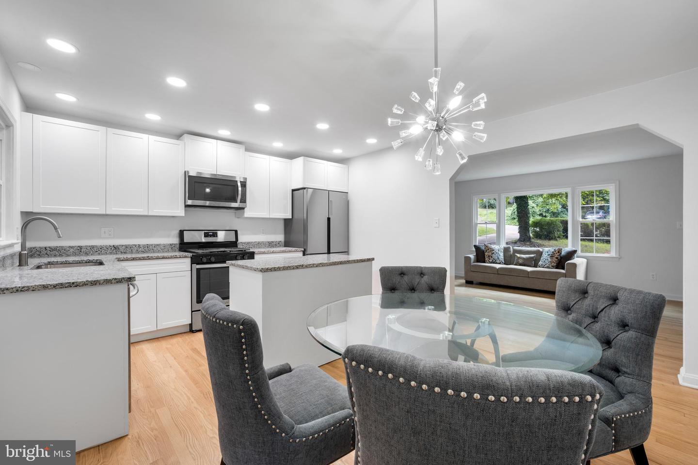 6474 OAKWOOD DR, FALLS CHURCH, Virginia 22041, 5 Bedrooms Bedrooms, ,3 BathroomsBathrooms,Residential,For sale,6474 OAKWOOD DR,VAFX2264362 MLS # VAFX2264362