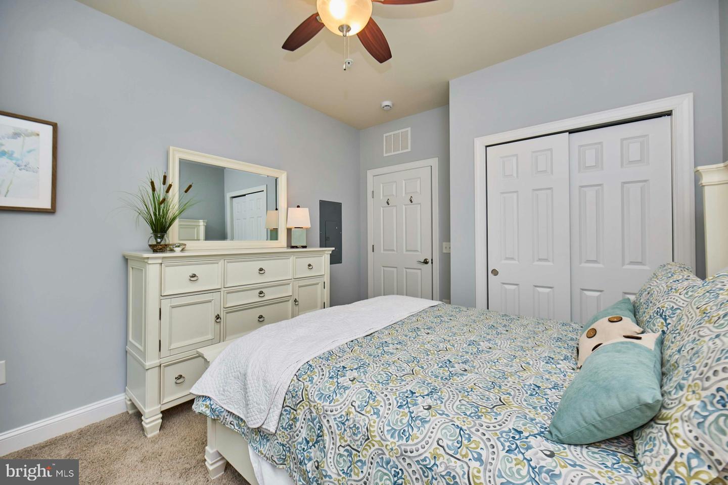 15211 ROYAL CREST DR #101, HAYMARKET, Virginia 20169, 2 Bedrooms Bedrooms, ,2 BathroomsBathrooms,Residential,For sale,15211 ROYAL CREST DR #101,VAPW2103004 MLS # VAPW2103004