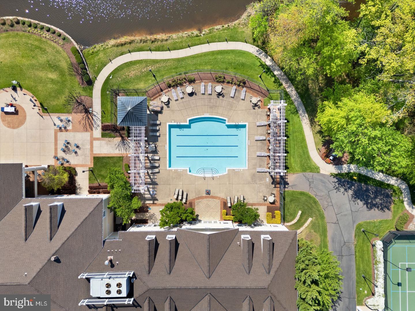15211 ROYAL CREST DR #101, HAYMARKET, Virginia 20169, 2 Bedrooms Bedrooms, ,2 BathroomsBathrooms,Residential,For sale,15211 ROYAL CREST DR #101,VAPW2103004 MLS # VAPW2103004