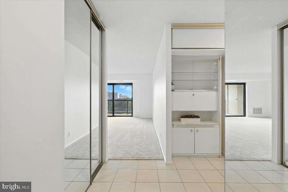 205 YOAKUM PKWY #601, ALEXANDRIA, Virginia 22304, 1 Bedroom Bedrooms, 2 Rooms Rooms,1 BathroomBathrooms,Residential,For sale,205 YOAKUM PKWY #601,VAAX2049210 MLS # VAAX2049210