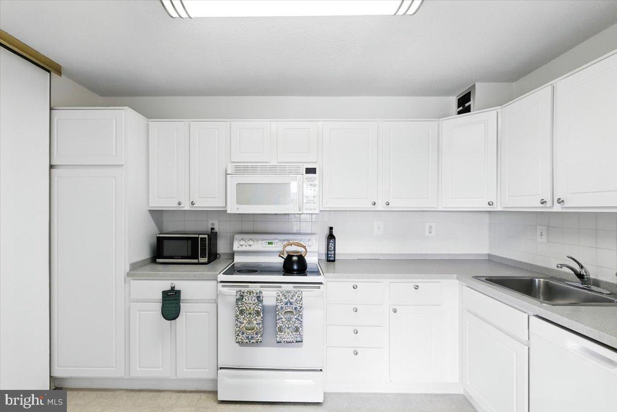 205 YOAKUM PKWY #601, ALEXANDRIA, Virginia 22304, 1 Bedroom Bedrooms, 2 Rooms Rooms,1 BathroomBathrooms,Residential,For sale,205 YOAKUM PKWY #601,VAAX2049210 MLS # VAAX2049210