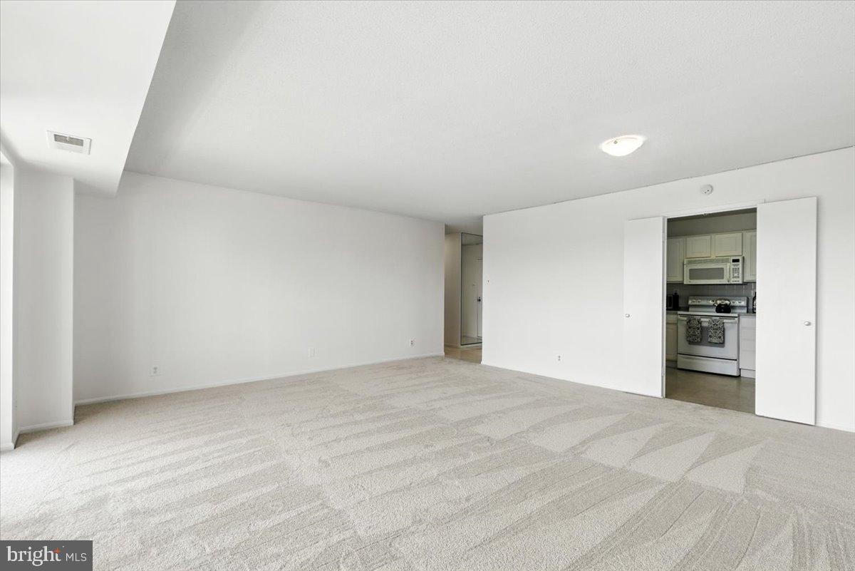 205 YOAKUM PKWY #601, ALEXANDRIA, Virginia 22304, 1 Bedroom Bedrooms, 2 Rooms Rooms,1 BathroomBathrooms,Residential,For sale,205 YOAKUM PKWY #601,VAAX2049210 MLS # VAAX2049210