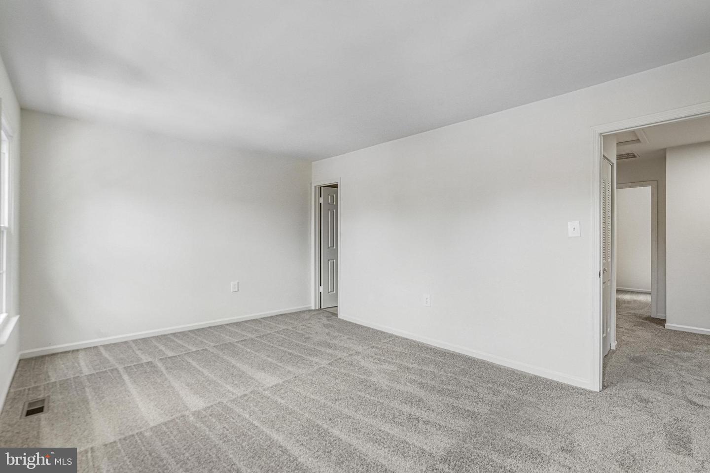 6573 SAND WEDGE CT, ALEXANDRIA, Virginia 22312, 3 Bedrooms Bedrooms, 12 Rooms Rooms,3 BathroomsBathrooms,Residential,For sale,6573 SAND WEDGE CT,VAFX2264420 MLS # VAFX2264420