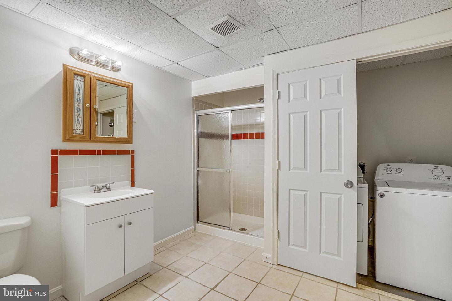 6573 SAND WEDGE CT, ALEXANDRIA, Virginia 22312, 3 Bedrooms Bedrooms, 12 Rooms Rooms,3 BathroomsBathrooms,Residential,For sale,6573 SAND WEDGE CT,VAFX2264420 MLS # VAFX2264420
