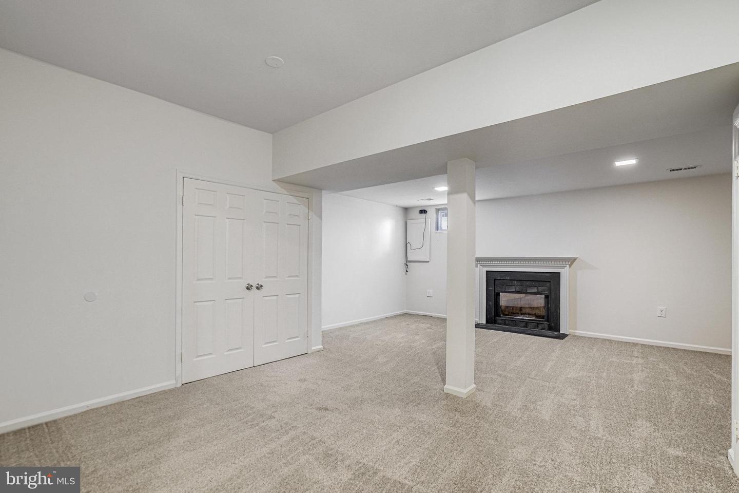 6573 SAND WEDGE CT, ALEXANDRIA, Virginia 22312, 3 Bedrooms Bedrooms, 12 Rooms Rooms,3 BathroomsBathrooms,Residential,For sale,6573 SAND WEDGE CT,VAFX2264420 MLS # VAFX2264420