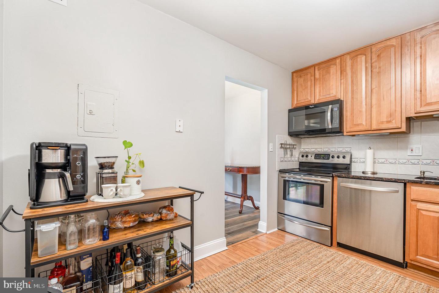 9720 KINGSBRIDGE DR #302, FAIRFAX, Virginia 22031, 2 Bedrooms Bedrooms, ,1 BathroomBathrooms,Residential,For sale,9720 KINGSBRIDGE DR #302,VAFX2264424 MLS # VAFX2264424