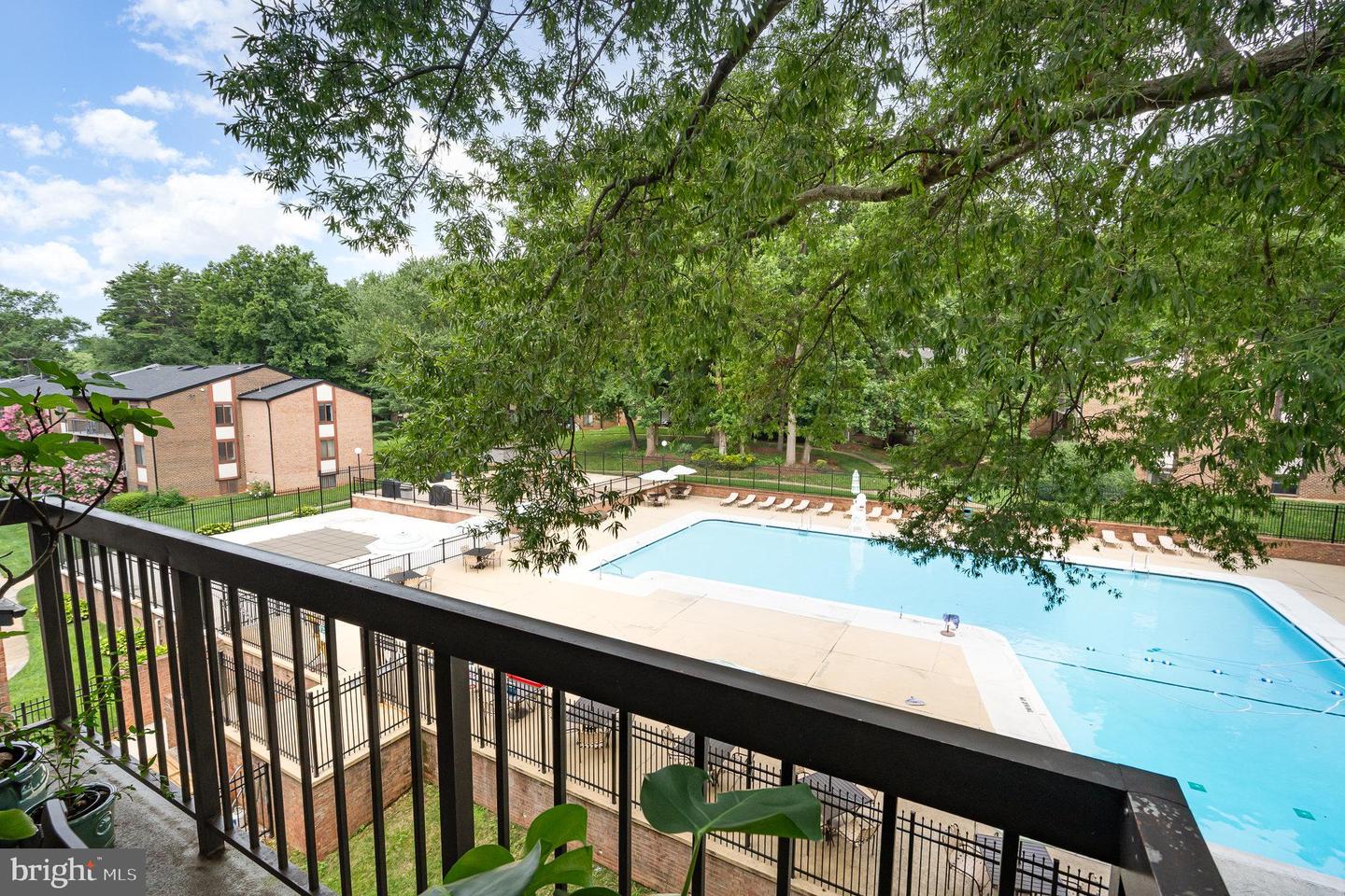 9720 KINGSBRIDGE DR #302, FAIRFAX, Virginia 22031, 2 Bedrooms Bedrooms, ,1 BathroomBathrooms,Residential,For sale,9720 KINGSBRIDGE DR #302,VAFX2264424 MLS # VAFX2264424