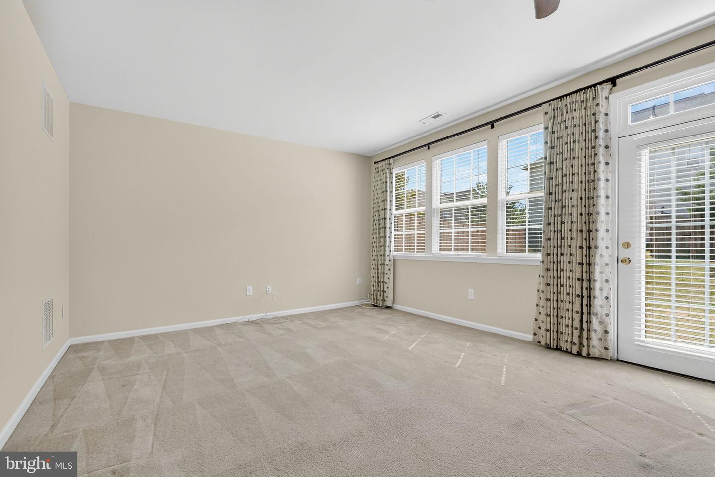 303 PRESTWICK LN, STEPHENS CITY, Virginia 22655, 3 Bedrooms Bedrooms, ,2 BathroomsBathrooms,Residential,For sale,303 PRESTWICK LN,VAFV2036530 MLS # VAFV2036530