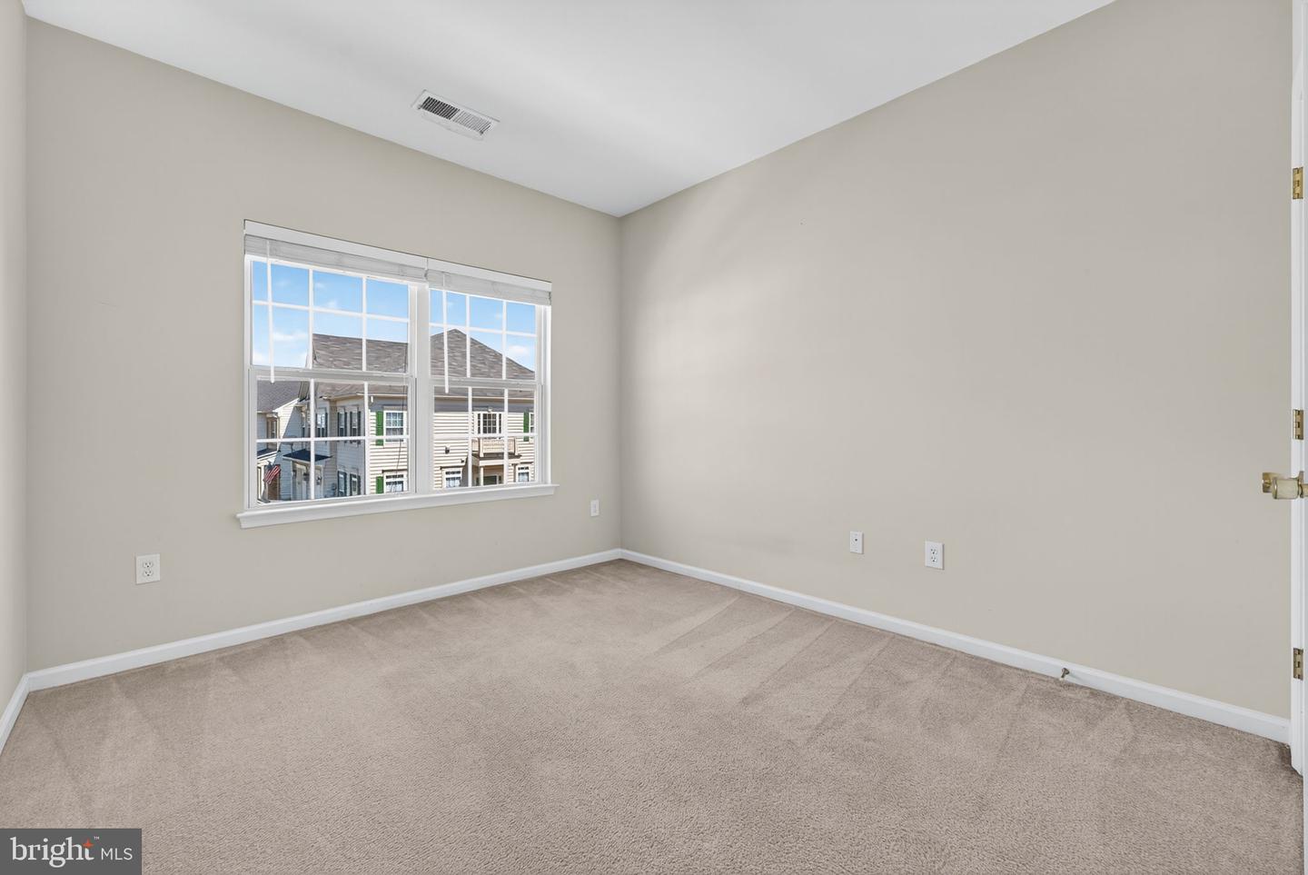 303 PRESTWICK LN, STEPHENS CITY, Virginia 22655, 3 Bedrooms Bedrooms, ,2 BathroomsBathrooms,Residential,For sale,303 PRESTWICK LN,VAFV2036530 MLS # VAFV2036530