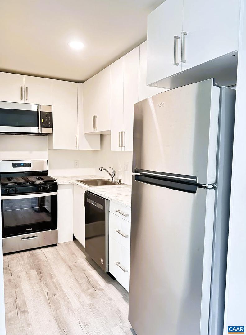 800 RUNNEL CT #3, CHARLOTTESVILLE, Virginia 22901, 2 Bedrooms Bedrooms, ,1 BathroomBathrooms,Residential,For sale,800 RUNNEL CT #3,668465 MLS # 668465