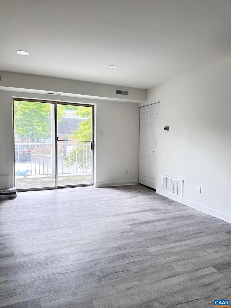 800 RUNNEL CT #7, CHARLOTTESVILLE, Virginia 22901, 2 Bedrooms Bedrooms, ,1 BathroomBathrooms,Residential,For sale,800 RUNNEL CT #7,668466 MLS # 668466
