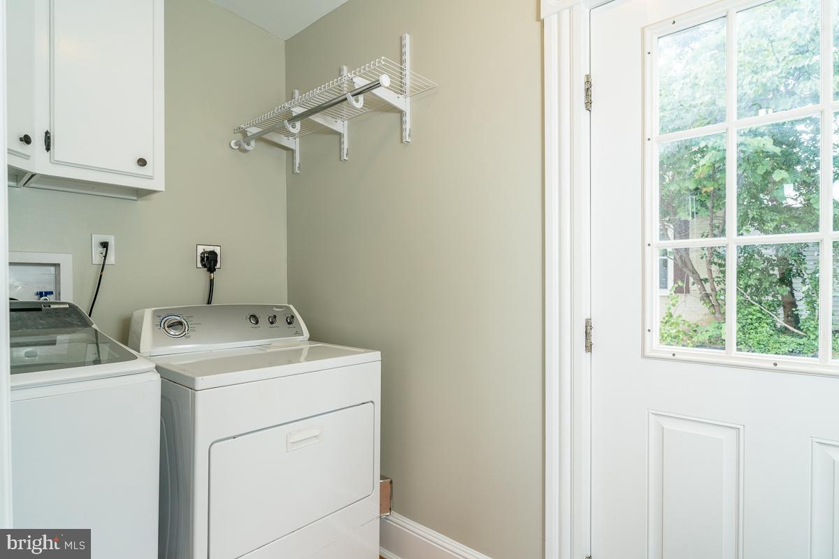 632 E MARKET ST, HARRISONBURG, Virginia 22801, 5 Bedrooms Bedrooms, ,2 BathroomsBathrooms,Residential,For sale,632 E MARKET ST,VAHC2000484 MLS # VAHC2000484