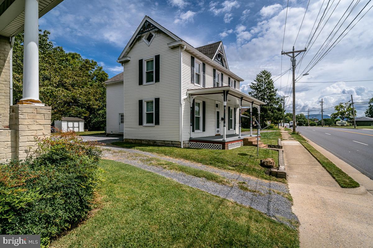 632 E MARKET ST, HARRISONBURG, Virginia 22801, 5 Bedrooms Bedrooms, ,2 BathroomsBathrooms,Residential,For sale,632 E MARKET ST,VAHC2000484 MLS # VAHC2000484
