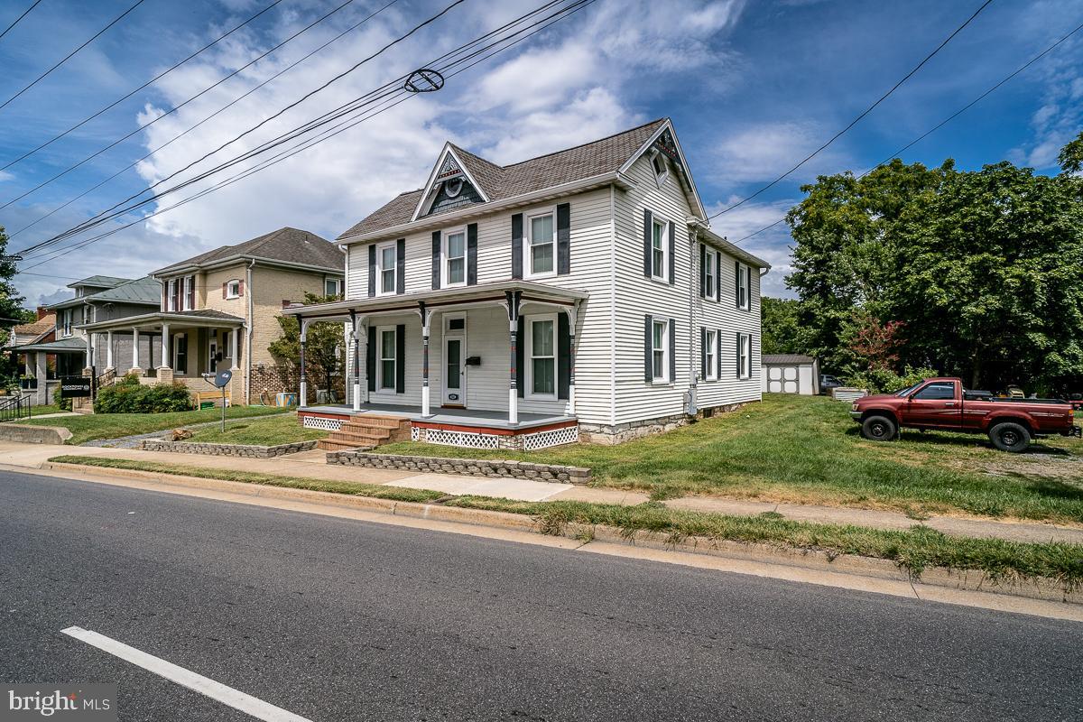 632 E MARKET ST, HARRISONBURG, Virginia 22801, 5 Bedrooms Bedrooms, ,2 BathroomsBathrooms,Residential,For sale,632 E MARKET ST,VAHC2000484 MLS # VAHC2000484