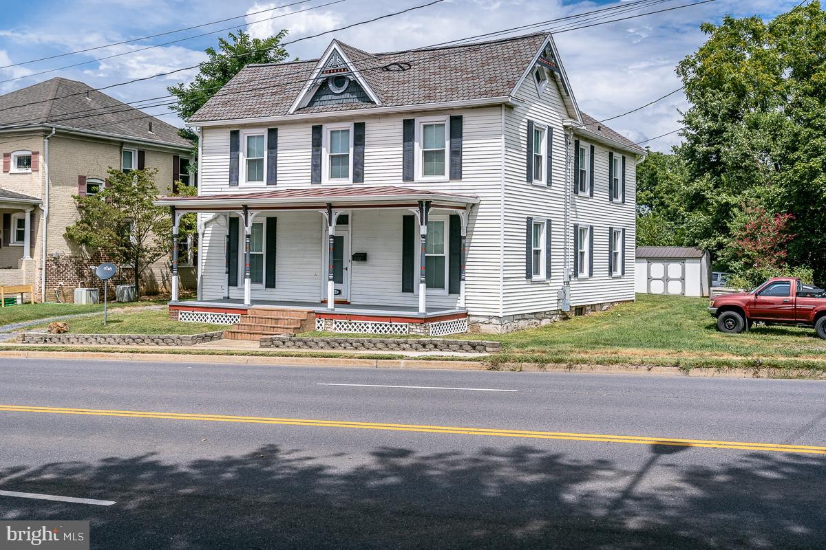 632 E MARKET ST, HARRISONBURG, Virginia 22801, 5 Bedrooms Bedrooms, ,2 BathroomsBathrooms,Residential,For sale,632 E MARKET ST,VAHC2000484 MLS # VAHC2000484