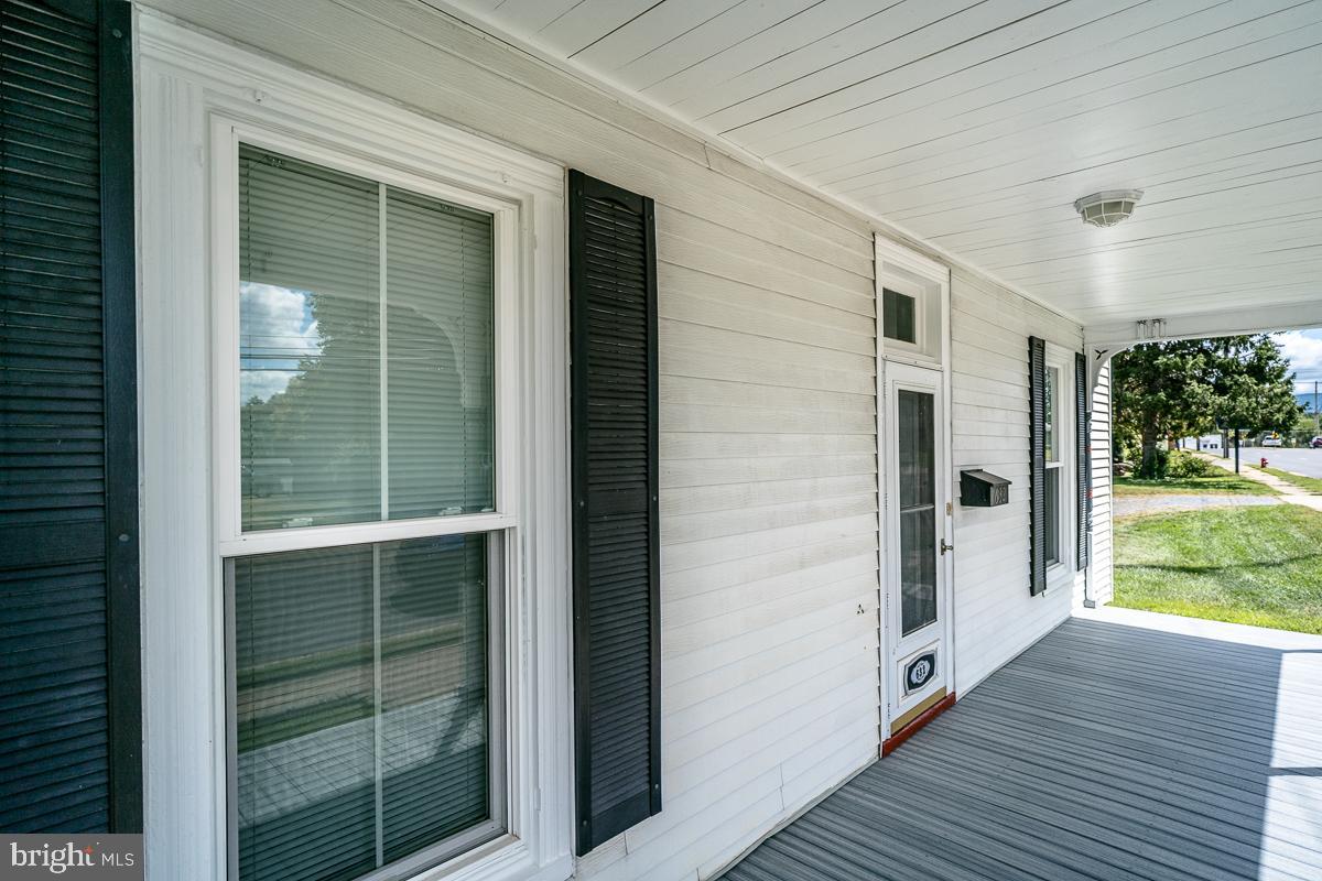 632 E MARKET ST, HARRISONBURG, Virginia 22801, 5 Bedrooms Bedrooms, ,2 BathroomsBathrooms,Residential,For sale,632 E MARKET ST,VAHC2000484 MLS # VAHC2000484