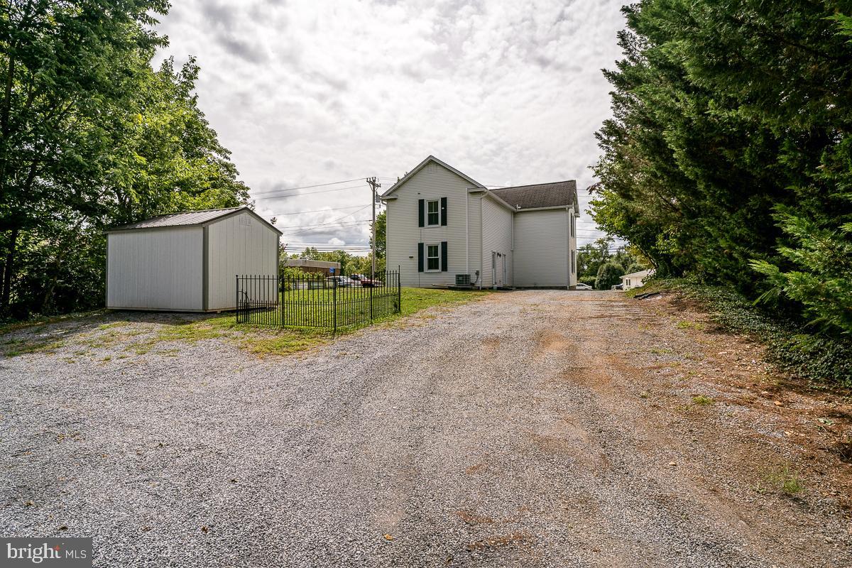 632 E MARKET ST, HARRISONBURG, Virginia 22801, 5 Bedrooms Bedrooms, ,2 BathroomsBathrooms,Residential,For sale,632 E MARKET ST,VAHC2000484 MLS # VAHC2000484
