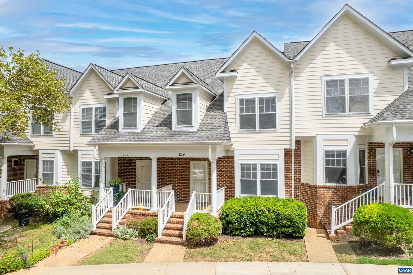 139 OLD FIFTH CIR, CHARLOTTESVILLE, Virginia 22903, 4 Bedrooms Bedrooms, ,3 BathroomsBathrooms,Residential,For sale,139 OLD FIFTH CIR,668471 MLS # 668471