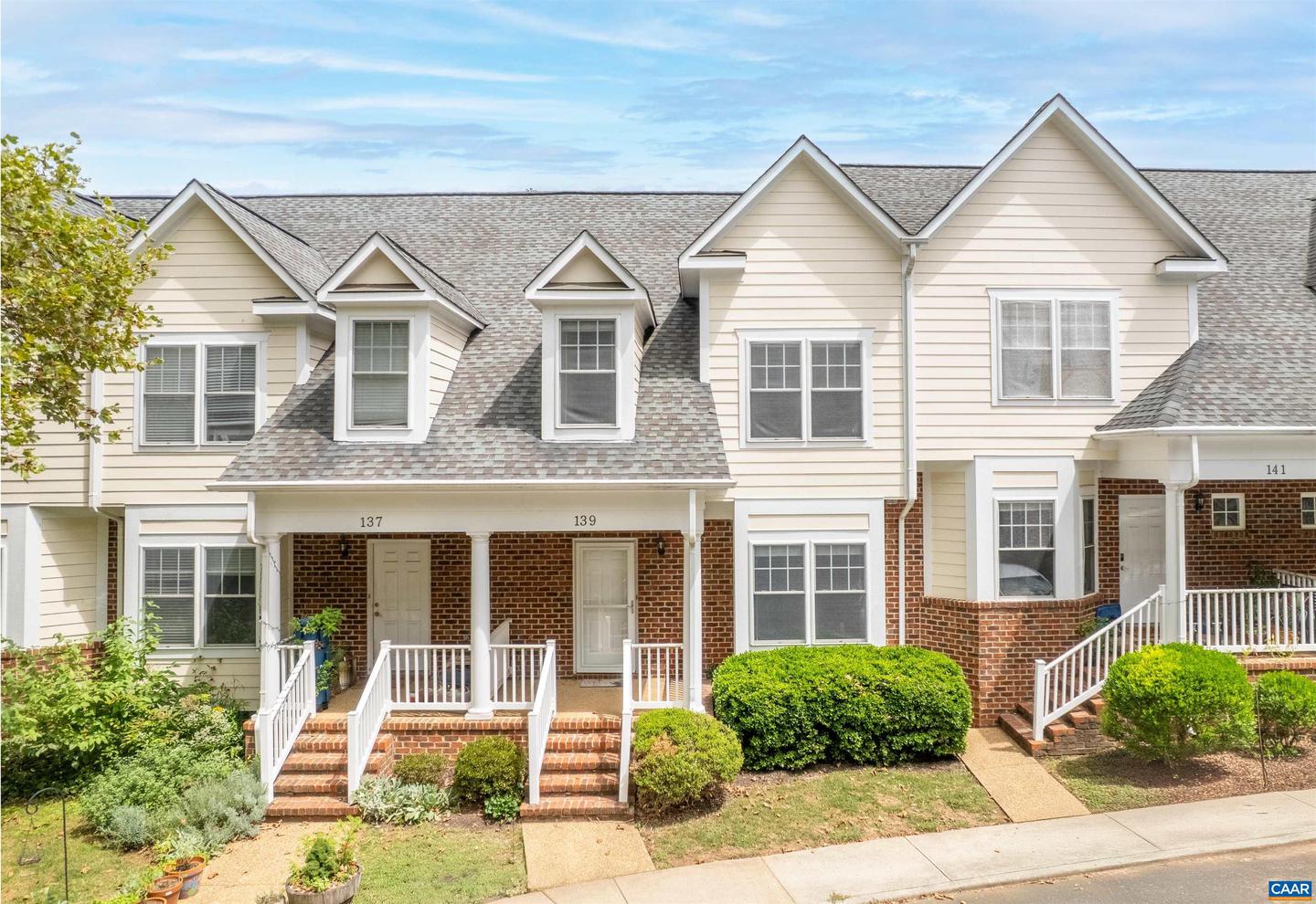 139 OLD FIFTH CIR, CHARLOTTESVILLE, Virginia 22903, 4 Bedrooms Bedrooms, ,3 BathroomsBathrooms,Residential,For sale,139 OLD FIFTH CIR,668471 MLS # 668471