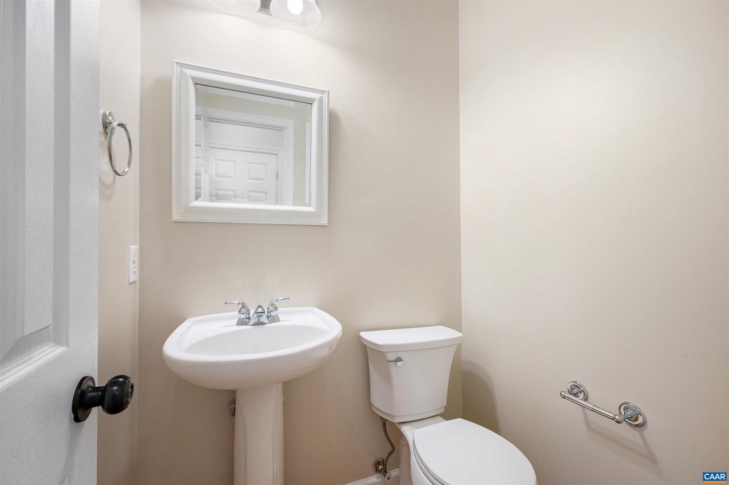 139 OLD FIFTH CIR, CHARLOTTESVILLE, Virginia 22903, 4 Bedrooms Bedrooms, ,3 BathroomsBathrooms,Residential,For sale,139 OLD FIFTH CIR,668471 MLS # 668471