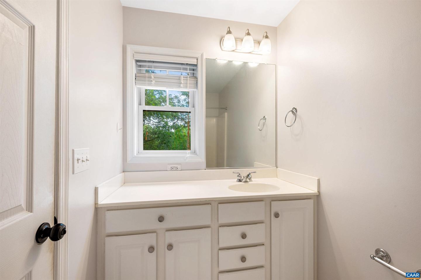 139 OLD FIFTH CIR, CHARLOTTESVILLE, Virginia 22903, 4 Bedrooms Bedrooms, ,3 BathroomsBathrooms,Residential,For sale,139 OLD FIFTH CIR,668471 MLS # 668471