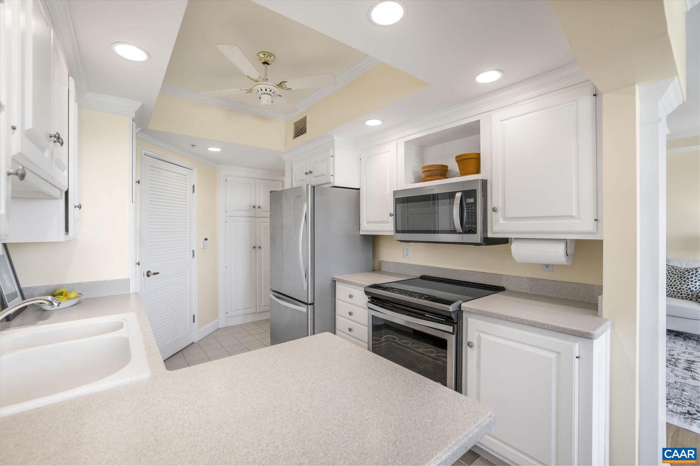 500 CRESTWOOD DR #1405, CHARLOTTESVILLE, Virginia 22903, 1 Bedroom Bedrooms, ,1 BathroomBathrooms,Residential,For sale,500 CRESTWOOD DR #1405,668478 MLS # 668478