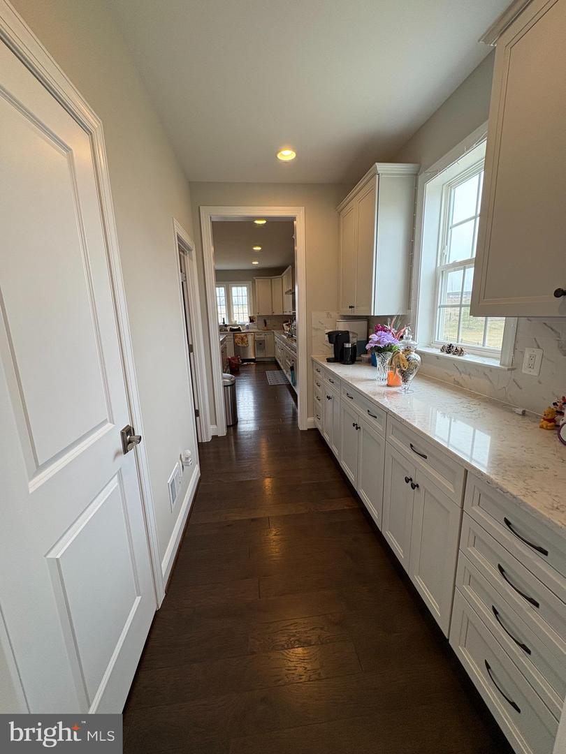 11039 OAKTON VIEW DR, OAKTON, Virginia 22124, 6 Bedrooms Bedrooms, ,5 BathroomsBathrooms,Residential,For sale,11039 OAKTON VIEW DR,VAFX2229306 MLS # VAFX2229306