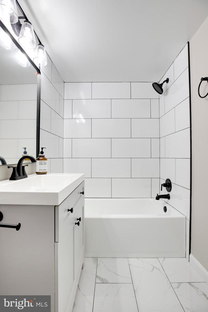 3306 LANDOVER ST, ALEXANDRIA, Virginia 22305, 3 Bedrooms Bedrooms, ,2 BathroomsBathrooms,Residential,For sale,3306 LANDOVER ST,VAAX2044580 MLS # VAAX2044580