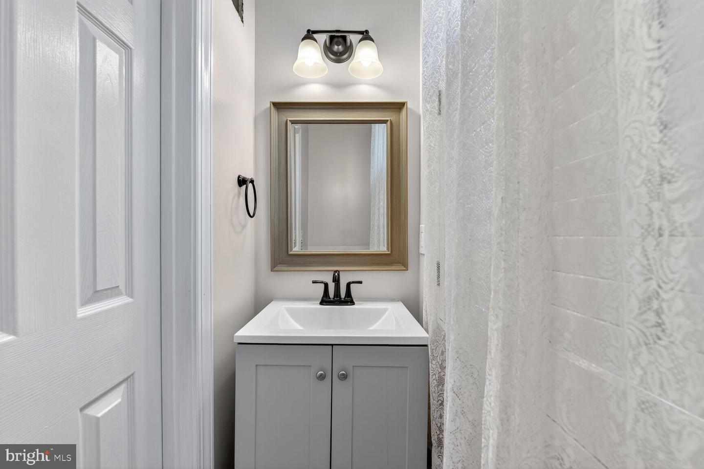 20970 PROMONTORY SQ, STERLING, Virginia 20165, 3 Bedrooms Bedrooms, 7 Rooms Rooms,3 BathroomsBathrooms,Residential,For sale,20970 PROMONTORY SQ,VALO2098368 MLS # VALO2098368