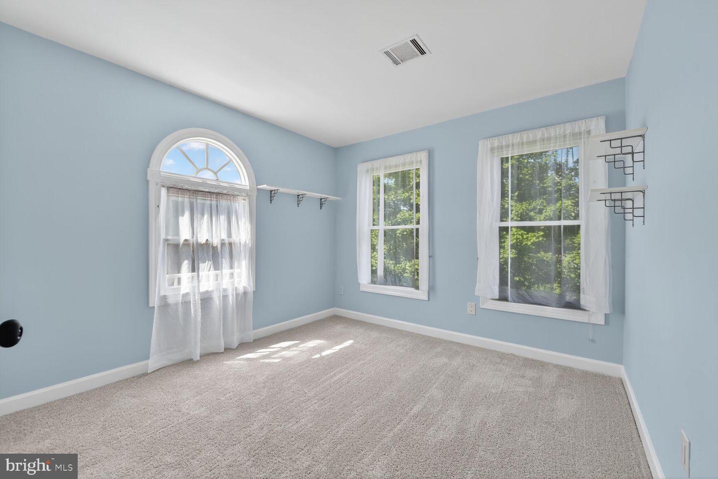 20970 PROMONTORY SQ, STERLING, Virginia 20165, 3 Bedrooms Bedrooms, 7 Rooms Rooms,3 BathroomsBathrooms,Residential,For sale,20970 PROMONTORY SQ,VALO2098368 MLS # VALO2098368